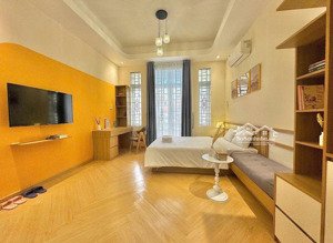 cho thuê phòng tách bếp full nội thất view kênh thoáng mát quận 3