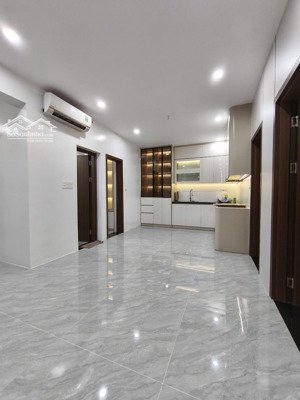 cần bán nhanh căn hộ tập thể tầng 1 hoàng ngọc phách,đống đa, 90m. thiết kế 3 ngủ, giá 6x tỷ(tl)