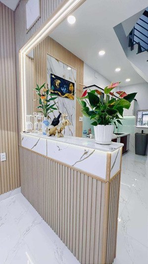 hoàng diệu q4- hẻm otô- 34m2 - 3 lầu đúc ko qh- chỉ 6 tỷ nhỉnh