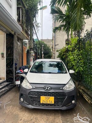 nhà đẹp giá tốt , ô tô đậu trước nhà , công năng đầy đủ , gần chợ, trường tiện ở, tiện đầu tư.