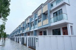 chính chủ bán liền kề 125m2, hướng đông nam tại sapphire gems