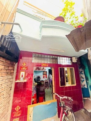 nhà 2 tầng hẻm văn thân ngay chợ bình tiên q6 chỉ nhỉnh 2 tỷ