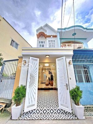 cho thuê nhà đầy đủ nội thất dương cát lợi sát quận 7