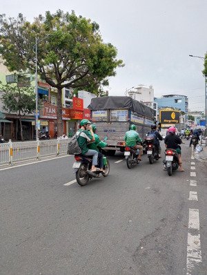 bán nhà hậu giang trung tâm hành chính q.6 65m2 - hẻm xe hơi thông - chỉ 6.x tỷ