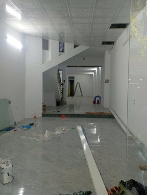 cho thuê nhà hoàng văn thái 100m2 - 2 tầng - mt 4m - kinh doanh cực tốt - 31tr/tháng