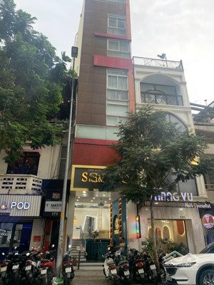 siêu vị trí - mt ngay chợ bến thành quận 1, dt 4x18m, hầm 7 tầng hđt 150tr/ tháng giá 56 tỷ