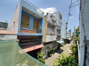 nhà rộng ô tô ngủ trong nhà - giá thì quá nhỏ