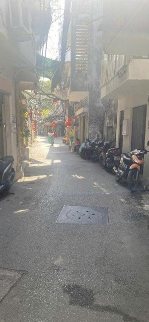 bán nhà đẹp , gần ô tô , kinh doanh tại phố xã đàn , đống đa , giá 5,7 tỷ.