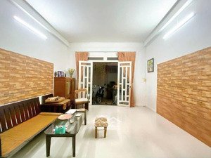 hiếm căn duy nhất ngay phạm văn đồng , gần bệnh viện 175 , 2mặt tiền,sân bay 3p , không lộ giới .