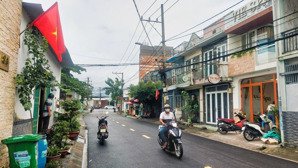 cơ hội đầu tư: nhà góc 2 mt đường số 1 long trường đất nở hậu chủ thiện chí bán chỉ 9.x tỷ