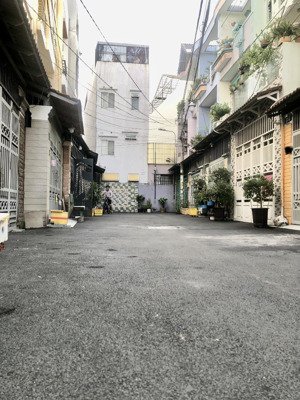 hẻm xe hơi 5m - 3 tầng - 5m3 x 14m - 3pn - chỉ hơn 5 tỷ tlcc