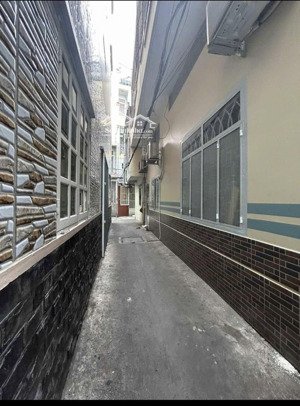 bán nhà 208/ bà hạt q10, 20.9m, trệt lầu, hẻm 2.5m, giá 3.25 tỷ tl