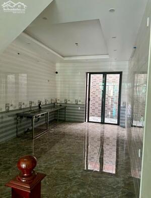 Cho thue nhà nguyên căn phù hợp làm văn phòng , trung tâm ngoại ngữ , ở... tại Lãm Hà , Kiến An . Ô tô đỗ cửa