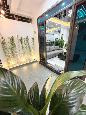 nhà đẹp ở ngay 3 ngủ 4wc 4 tầng mt 3,8m tại chợ khâm thiên đống đa 2 thoáng gần phố full nội thất