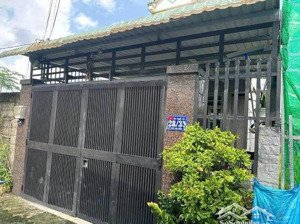 bán nhà cấp 4 gần cầu vượt củ chi, kdc đông đúc, sổ hồng riêng, gần trung tâm xã giá 2tỷ2