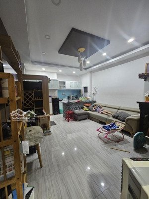 nhà ngộp giảm 3,4 tỷ giá còn 9,5 tỷ 94m2 ngang 5 nở hậu, không qh ô tô