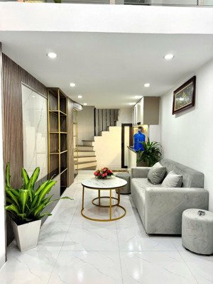 quá hiếm - chính chủ cần bán gấp lô góc phố trương định - 5 tầng chắc chắn mới đẹp, full nội thất