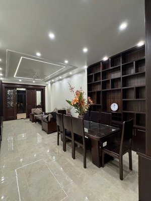 bán nhà phố ngô gia tự long biên 80m 7 tầng, mặt tiền 4.5m 25.8 tỷ. kinh doanh, ga ra ô tô.