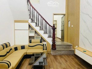 bán nhà tổ 11 yên nghĩa, hà đông ,cạnh chợ, 40m2, hơn 5 tỷ, cách ô tô tránh 30m, ngõ thông tứ phía.