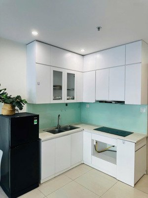 bán căn 1n+ -43m- đông nam- tầng trung- vew thoáng- full đồ điện tử - giá 3.23 tỷ có thương lượng