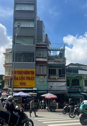 góc 2mt quận 1 - đối diện từ dũ kinh doanh sầm uất - ngang 5,7x10m 4 tầng. chưa đến 30 tỷ