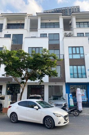cho thuê nhà trung văn đường cương kiên. dt 90m2, 6 tầng thông sàn, thang máy, điều hòa, ô tô đỗ