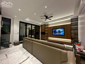 Bán nhà phố Chùa Bộc, Đống Đa 45m, 5 tầng. Giá: 16.5 tỷ. LH: 0327536893