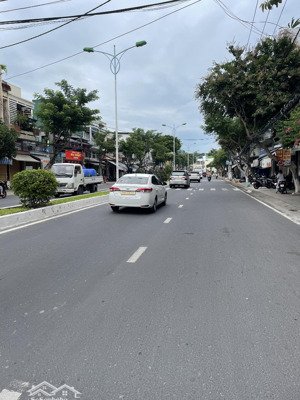cần bán nhà 138m2 mặt tiền đường trần phú, nha trang