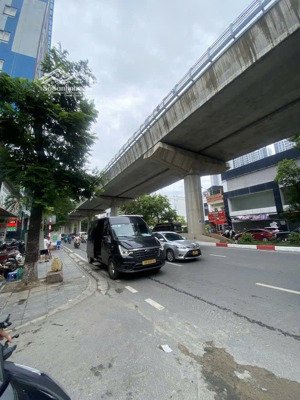 siêu phẩm nhà đẹp xuân thủy, dt 42m2, mt 5m, thiết kế 7 tầng thang máy- full nội thất