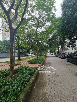 bán nhà mặt phố trần hữu tước, 70m2 giá tốt chỉ với nhỉnh 30 tỷ