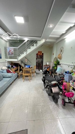 hot, bán gấp nhà riêng phú thọ hoà, tân phú, 40m2, 2 tầng mới đẹp, hẻm xe hơi thông, chỉ nhỉnh 3 tỷ