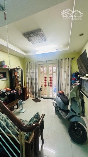 bán nhà hẻm xe hơi phường 6,tân bình.dt 4.1 x 12 x 2 tầng 2 pn,lan can. giá 6.4 tỷ