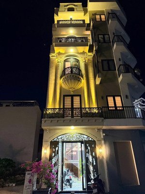 một góc bình yên giữa thiên lôi căn nhà đẹp như bước vào resort. fullhouse 5 tầng thang máy