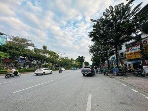 bán lô đất siêu siêu rẻ cho khách đầu tư căn hộ dịch vụ dt 130m2 ngõ phân lô rộng rãi, gần ôtô