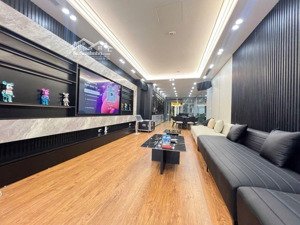 bán nhà nguyễn văn cừ. siêu phẩm nhà mới tinh, cách 10m ra trung tâm ngã 6 phố nguyễn văn cừ