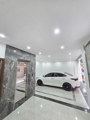 bán nhà phố chùa láng-ô tô vào nhà.2 mặt thoáng-dt40m 5 tầng thang máy-thông tứ tung-15.x tỷ