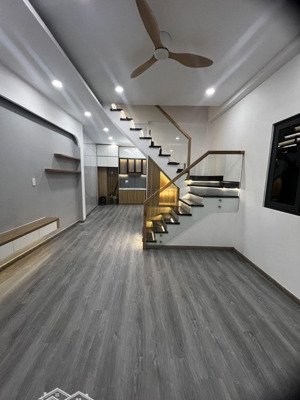 nhà đẹp hòa hưng q.10, dt 40m2, 3 tầng, giá 6 tỷ 6, tặng hết nội thất