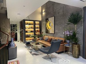 phân lô cầu diễn | vỉa hè | ô tô tránh | 110m | 4 tầng | 20 tỷ | cách đường 32 chỉ 50m |