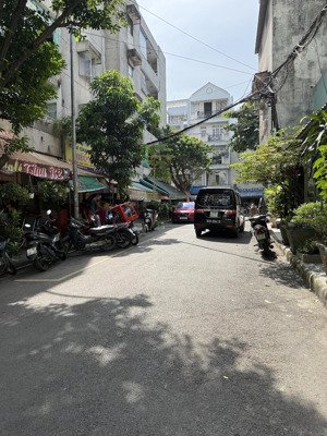 bán nhà hẻm 8m - trần quang diệu quận 3, 5 tầng, kinh doanh, sổ vuông vức, ko lg, ko qh, chỉ 6.7 tỷ