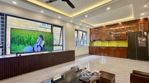 nhà mới thạch bàn - gần hồ điều hoà - lô góc - gara oto - full nội thất đẹp