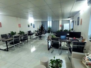 chính chủ cho thuê sàn văn phòng 80m2 tại nguyễn xiển giá chỉ 11 triệu vào được luôn