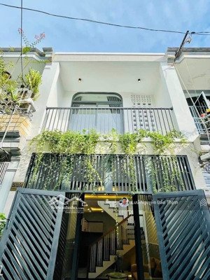 bán nhà 2 tầng diện tích lớn 115m2 giá chỉ 82tr/m2 gần ga t3, p.13 q.tân bình