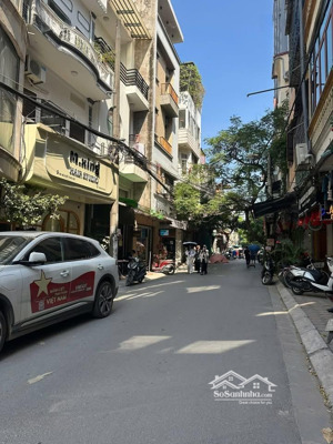 bán nhà mặt phố hoàng cầu-kinh doanh sầm uất-lô góc -dt:55m 4 tầng-mt6.3m -giá 28 tỷ