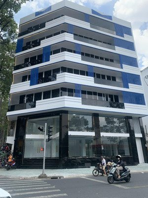 tòa nhà mới xây góc 2 mt 476 - 478 nguyễn chí thanh - nguyễn kim quận 10.