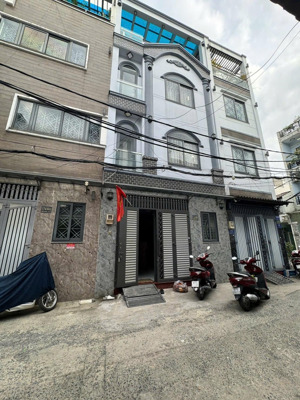 nhà chính chủ gủi cần bán gấp thuộc phường 12 gò vấp dt: 5 x 7m đúc 3 tấm gồm 4pn 3wc giá: 6ty200