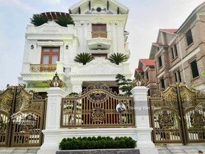 thật nhanh - biệt thự vip sân vườn dịch vọng gần 200m2 mt 12m - 63 tỷ - ở hay đầu tư đẹp vô cùng