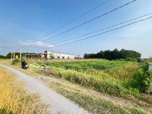 đất đẹp 100% thổ cư , 20 x 55m giá 3 tỷ tl. thạnh đức gò dầu tây ninh .