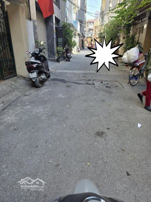 mới! cầu giấy nhà mới. 7 tầng thang máy nhập khẩu. full nội thất mới!