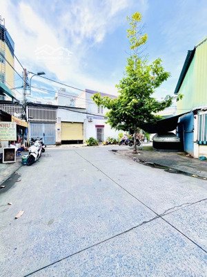 bán căn nhà kế chung cư pegasuit. đường 8m