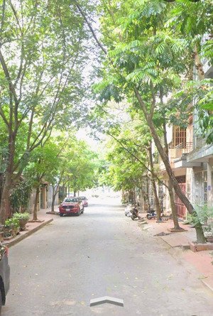 bán lô đất cực đẹp xây tòa văn phòng 07 tầng. diện tích thực tế gần 100m2, mặt tiền gần 5m